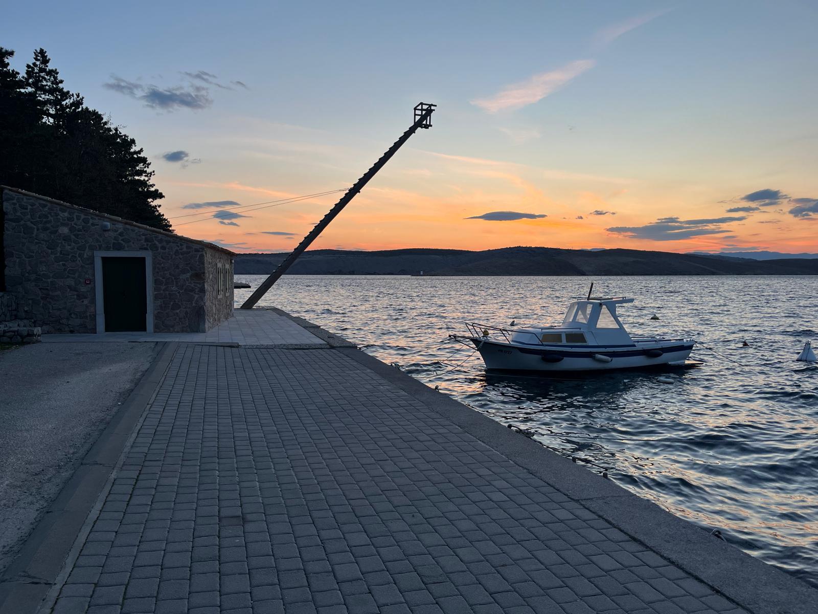 Jadranovo surroundings